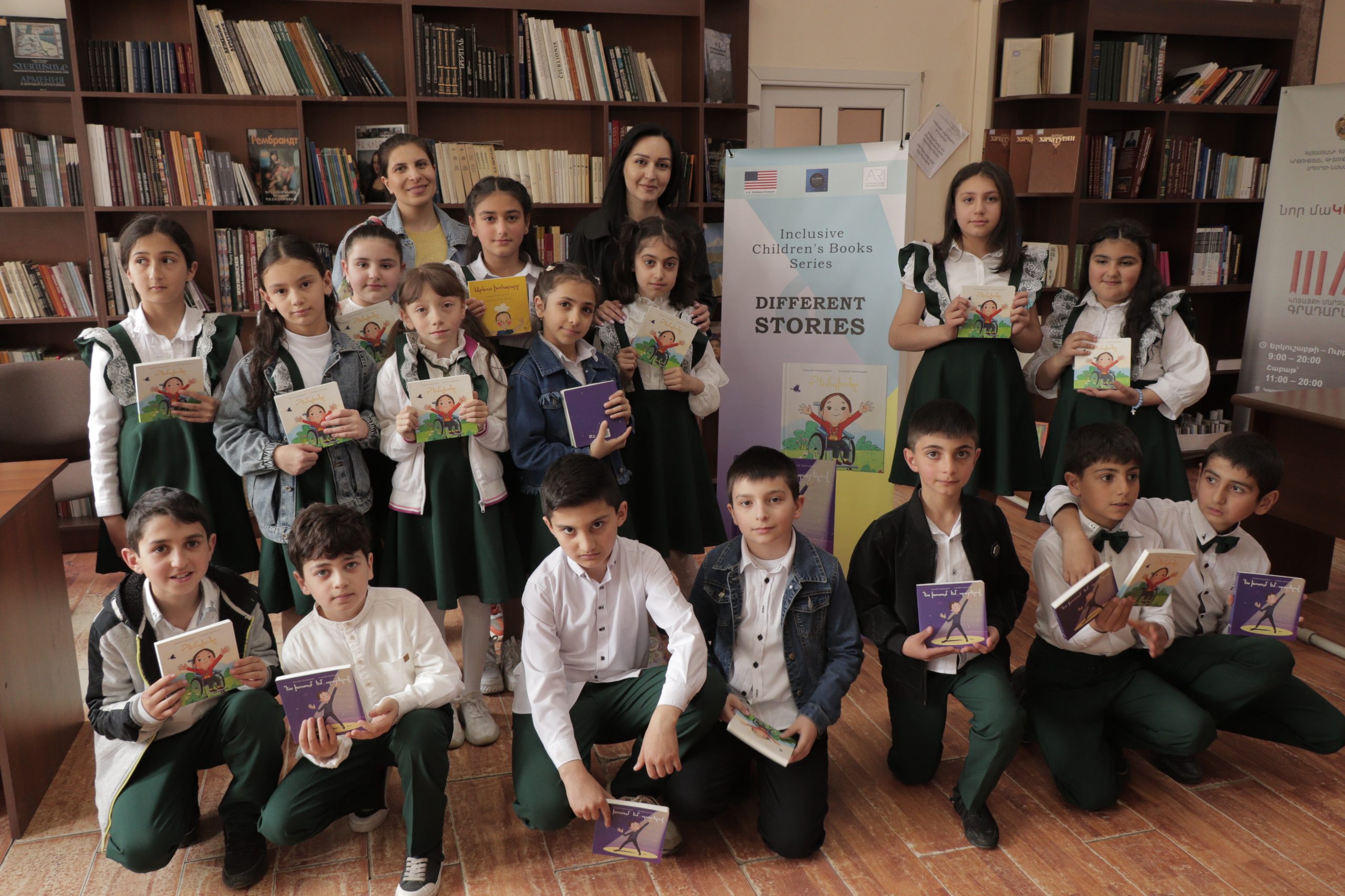 «ՏԱՐԲԵՐ ՊԱՏՄՈՒԹՅՈՒՆՆԵՐ․ նկարազարդ գրքեր» նախագիծ։ Այցելություն Կոտայքի մարզային գրադարան
